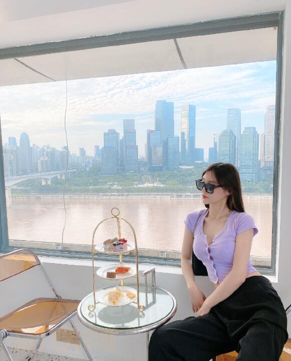 刘羽琦户外照片