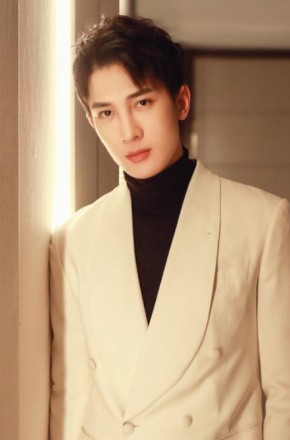 李向哲