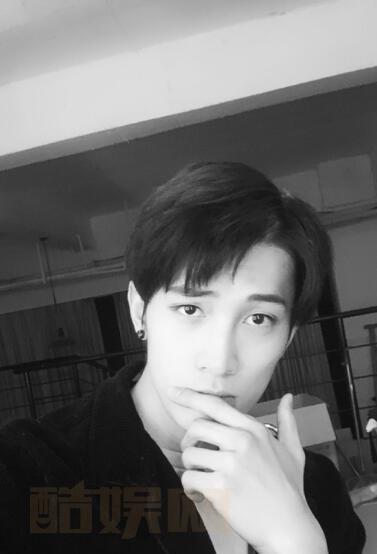李向哲生活照