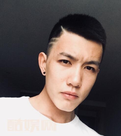 李昕哲生活照