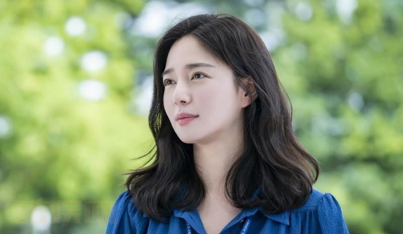 李伊利雅个人资料简介 李伊利雅《辅佐官改变世界的人们》剧照