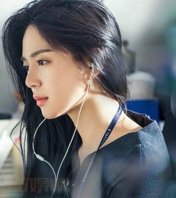 李伊利雅甜美气质写真