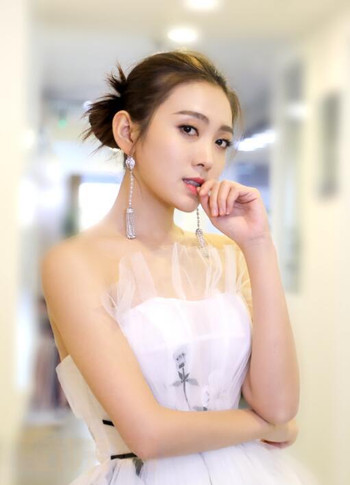 罗昱焜气质写真