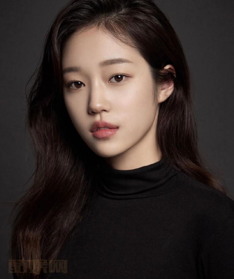 卢允书个人资料简介 卢允书甜美气质写真