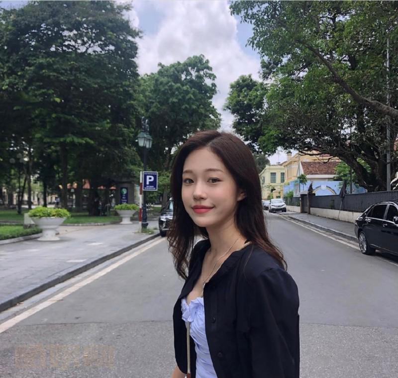 卢允书个人资料简介 卢允书街拍照