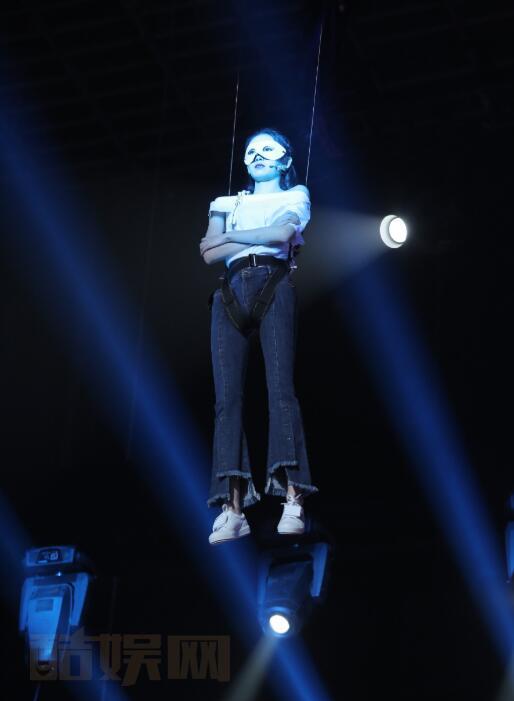 马茜舞台节目照