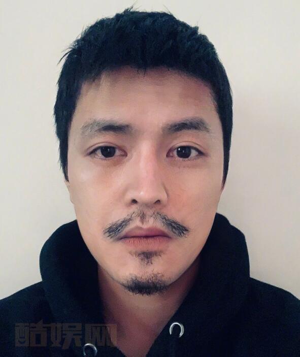 宁桓宇生活照