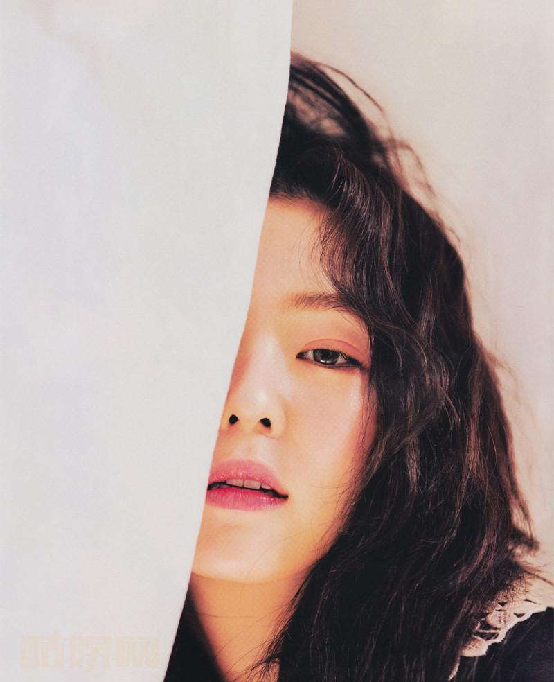 裴珠泫杂志画报写真