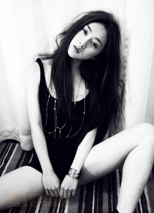 钱迪迪黑白写真