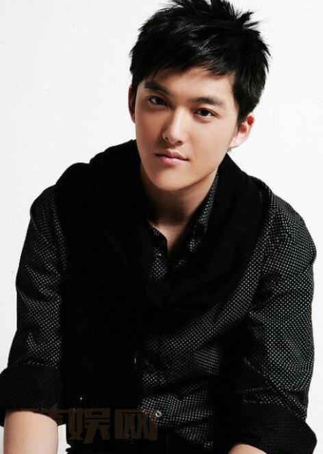 芮伟航早期照片