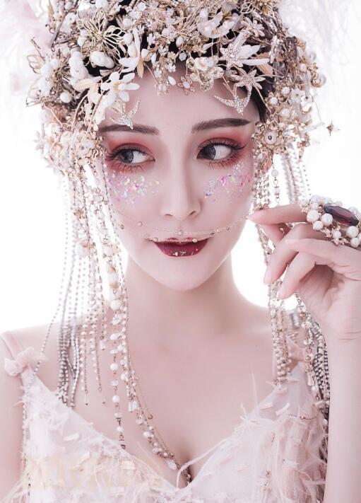 桑娜杂志写真