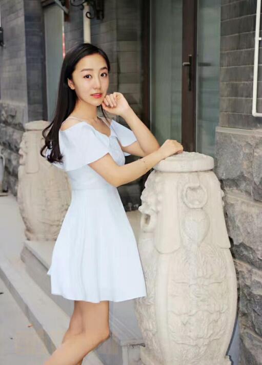 隋欣燃街拍大片