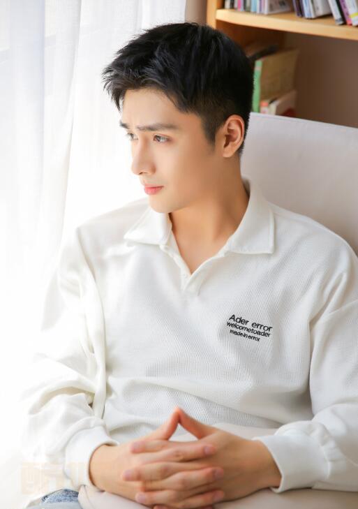 孙子航少年阳光写真