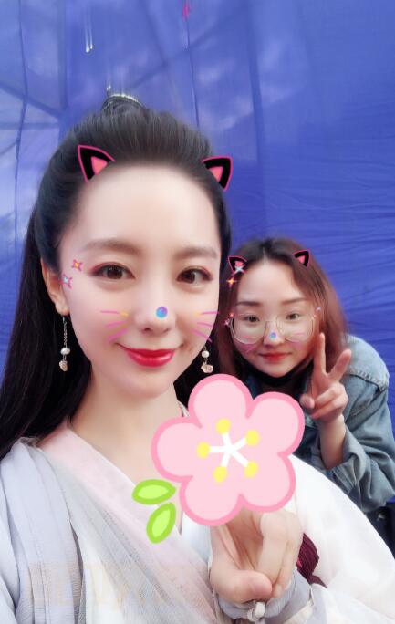 陶珞依幕后片场照