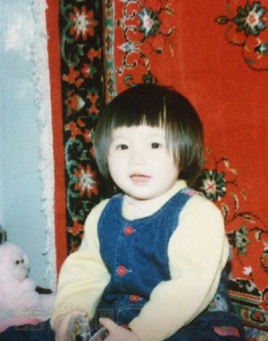 滕艺童年照
