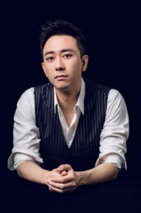 王自健