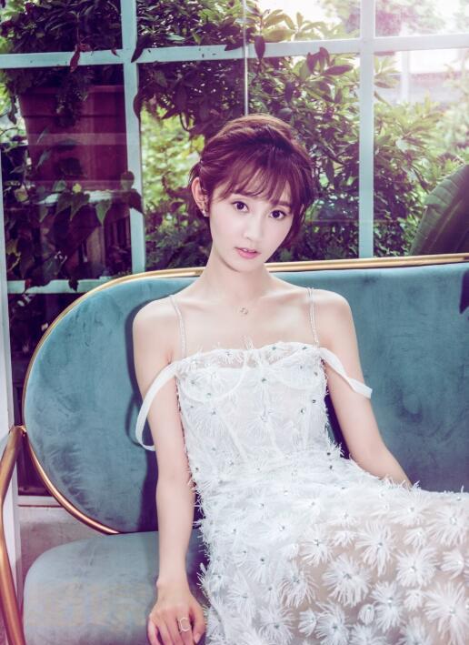 魏小也短发写真