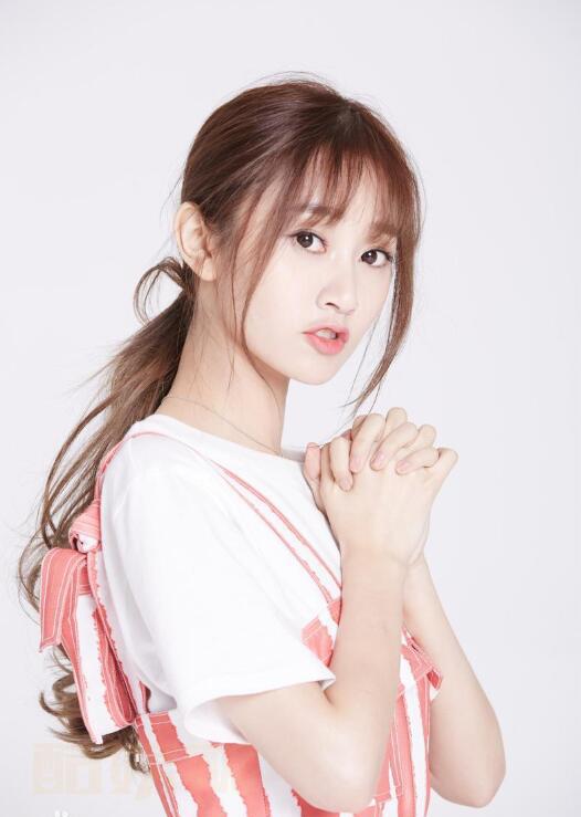 魏小也靓丽写真