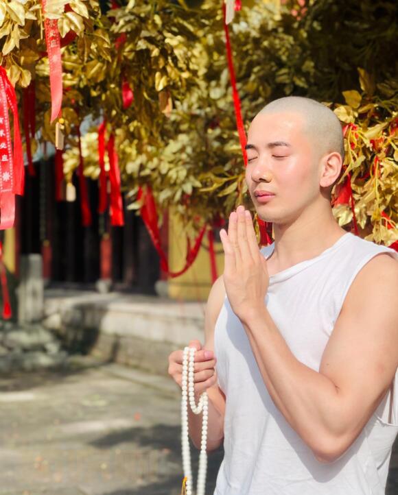 吴逸迦幕后花絮照