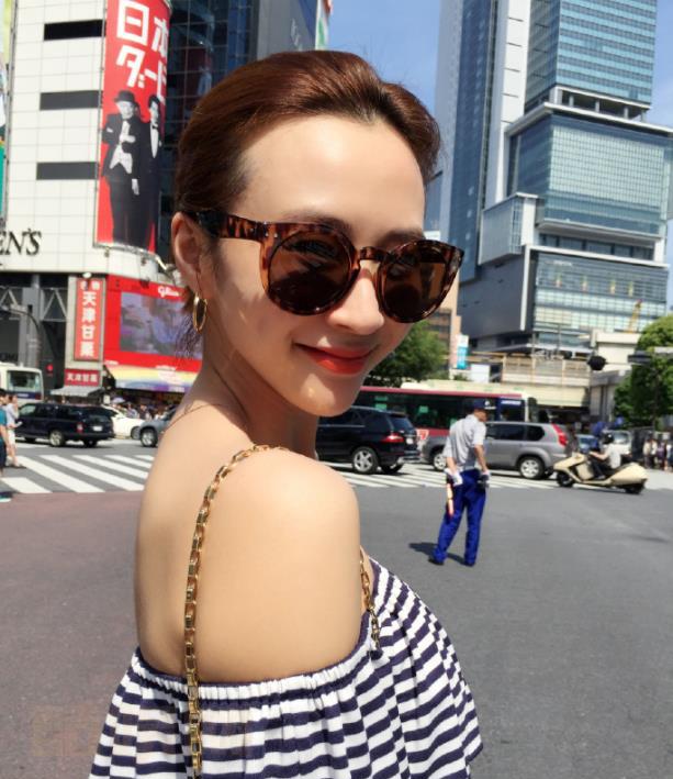 夏侯云姗街拍写真