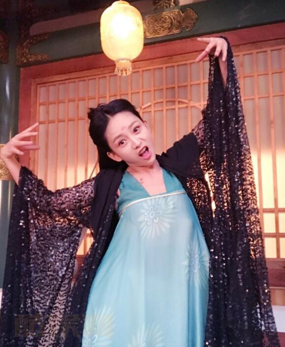夏一瑶幕后照