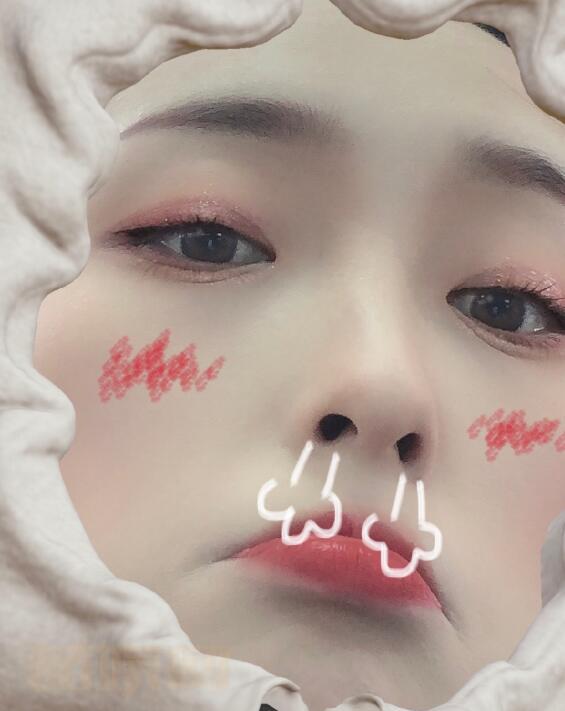 薛卉葳卖萌照
