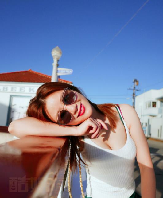 徐小溢户外写真