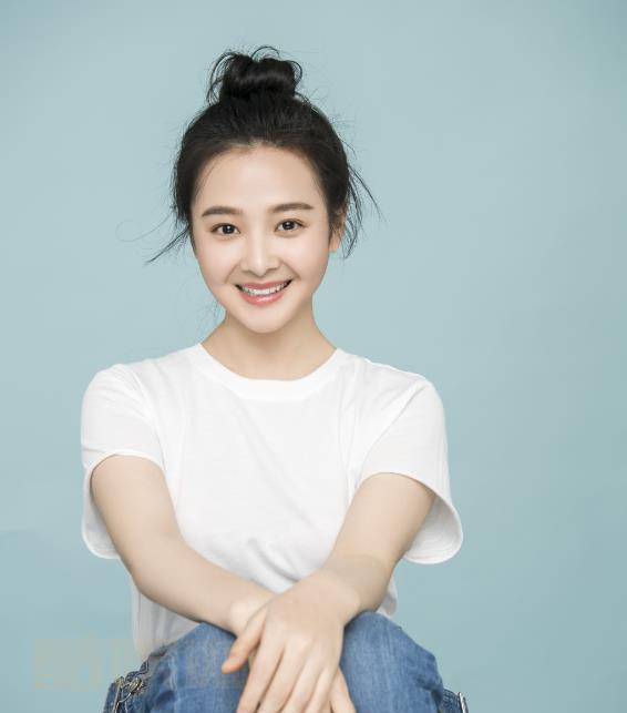 杨丽晓甜美气质写真