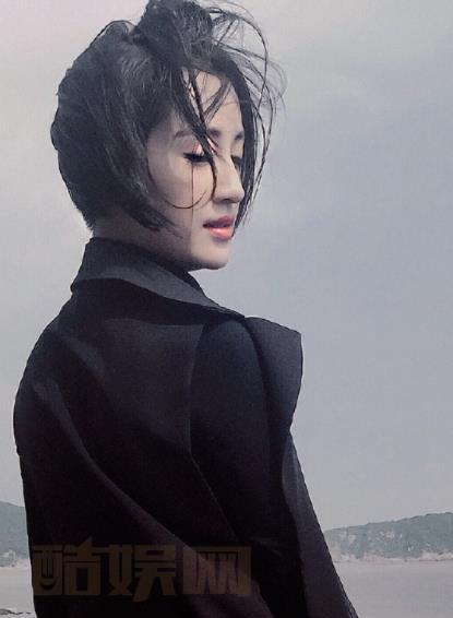 杨懿户外写真