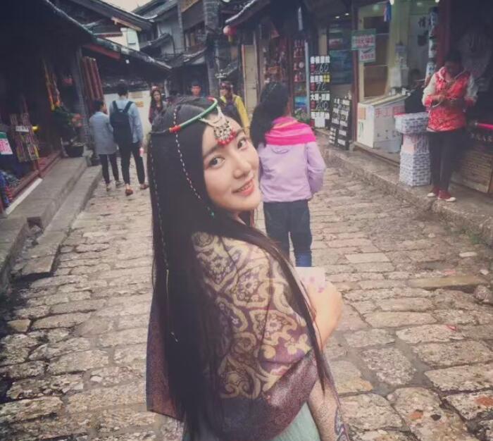 杨伊墨幕后片场照