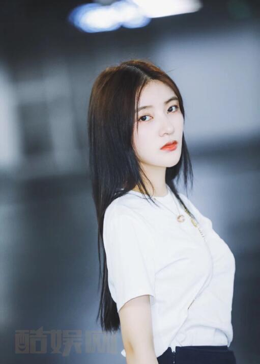 杨伊墨清纯写真