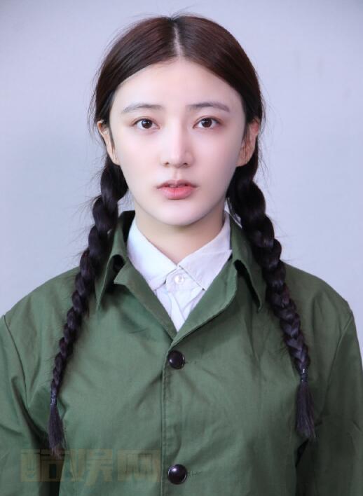 杨伊墨年代写真