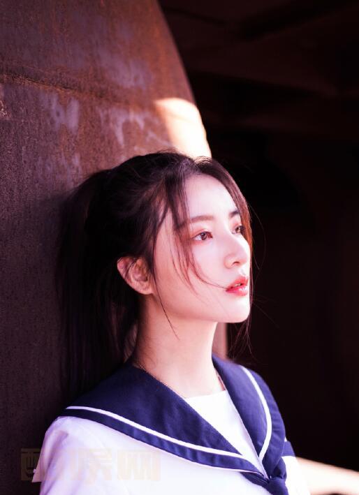 杨伊墨水手服写真