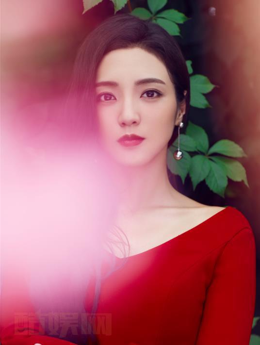 尹雨航甜美气质写真