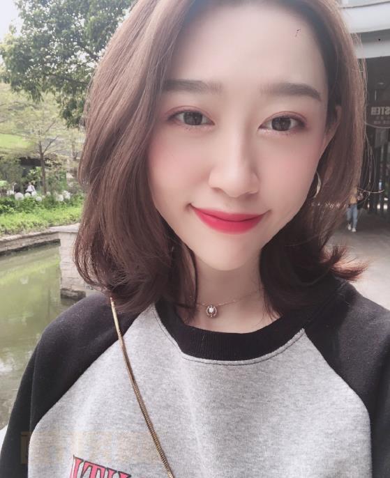喻筱博个人资料简介 喻筱博甜美自拍照