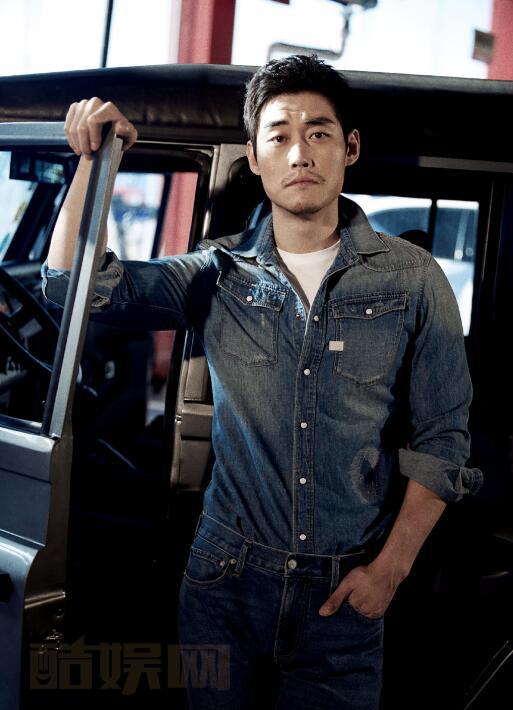 张本煜机车写真