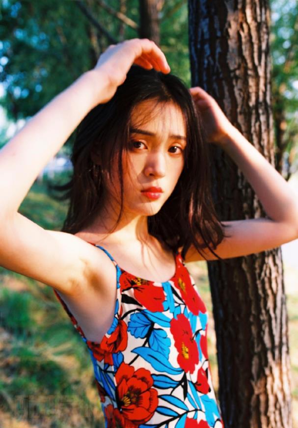 张楚文连衣裙写真