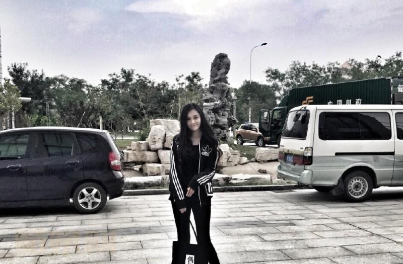 张颖颖户外照片