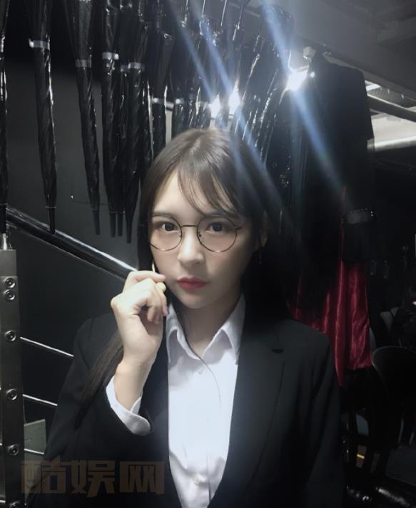 张语格制服写真