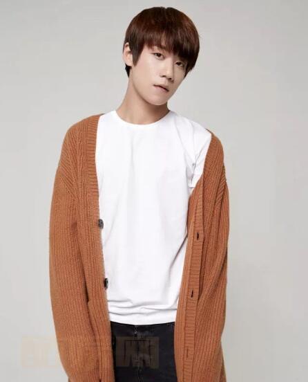 周澄奥帅气写真