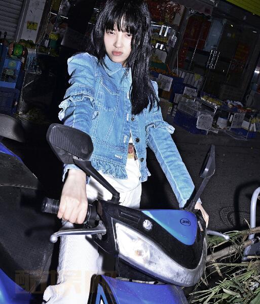 周楚濋街拍写真