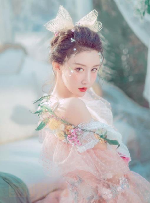 周麟嘉甜美气质写真