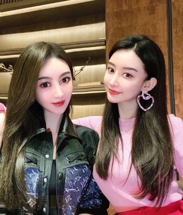 周麟嘉与人合照
