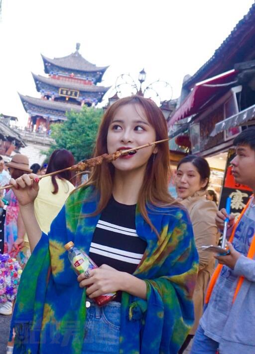 朱云儿户外旅行照